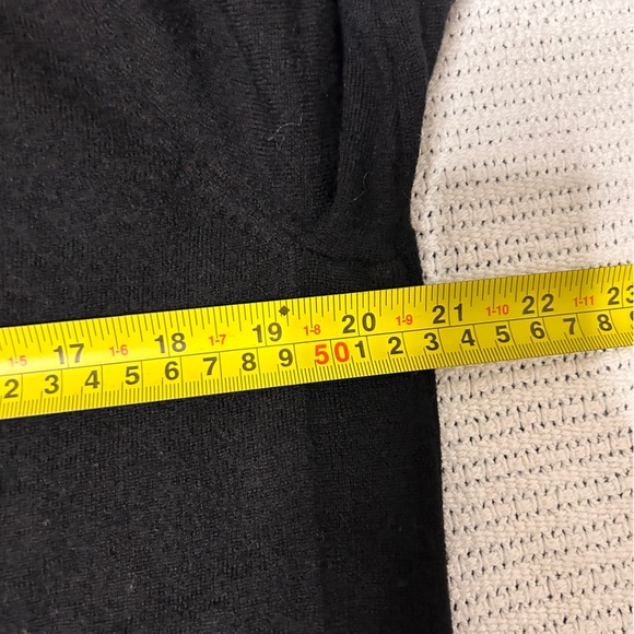 Cynthia Rowley Sweater Women’s Size XL Black Extra Fine Merino Wool Lightweight - Picture 8 of 8